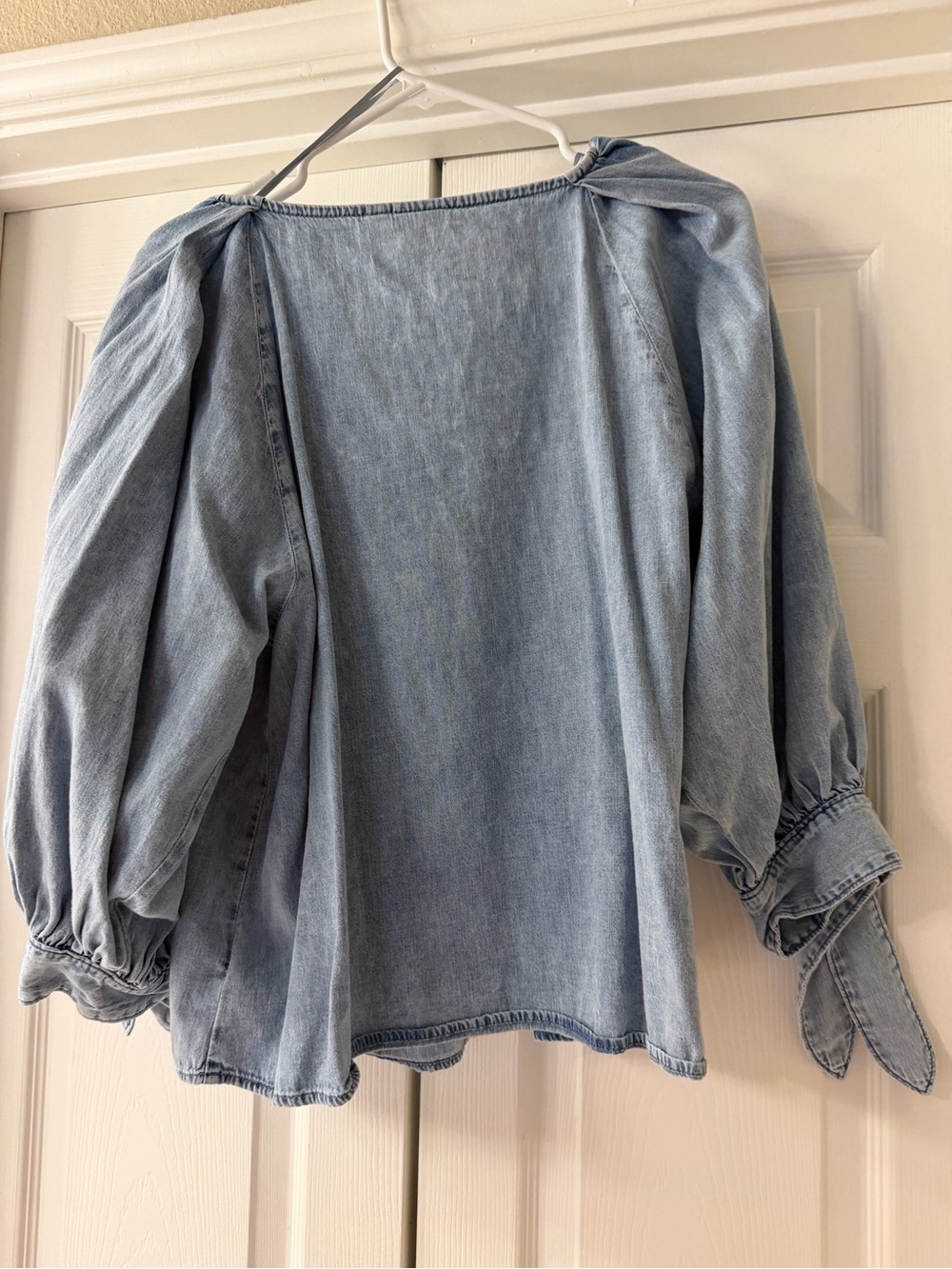 GAP Light Blue V-Neck Denim Top - Picture 6 of 6